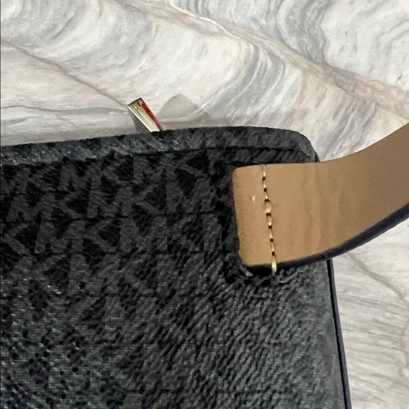 Michael Kors Black Logo Stripe Belt Bag with Gray and White Center Stripe NWOT - Picture 5 of 9